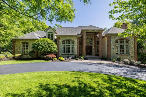 Homes For Sale - 49 Sunrise Park<br/> Pittsford, NY 14534
