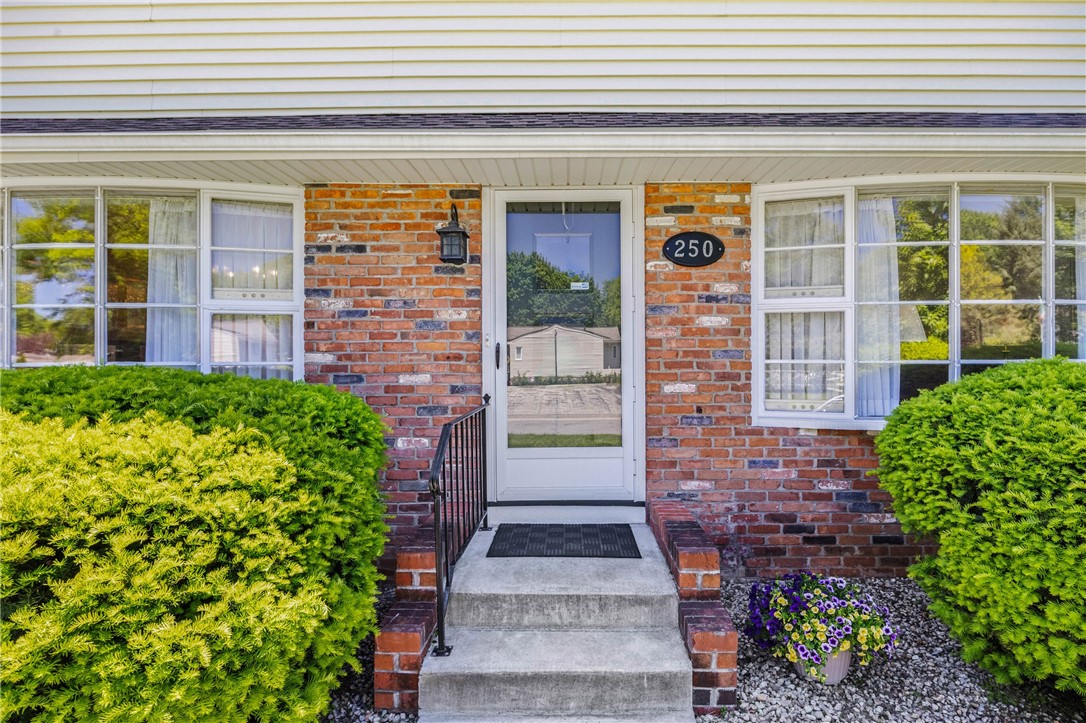250 Willowcrest Drive