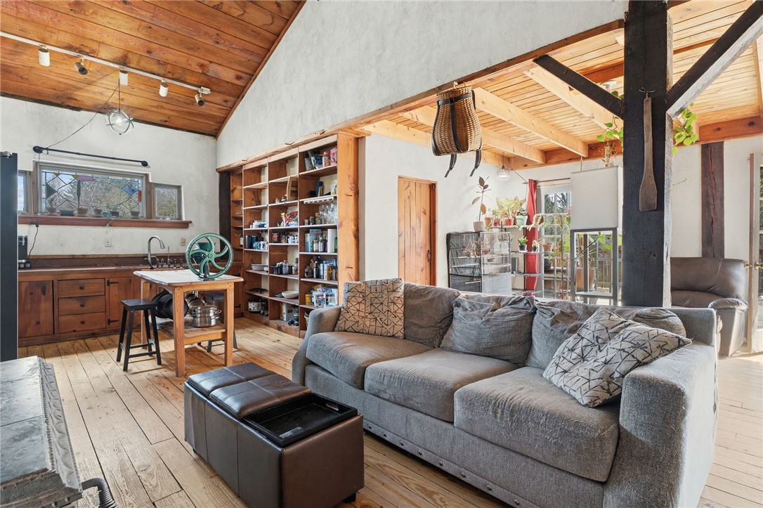 125 Cayuga St Extension