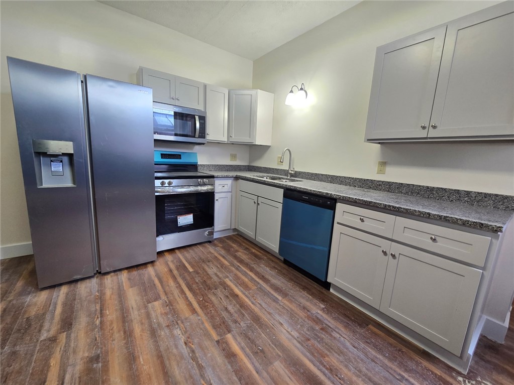 27 e main street 210