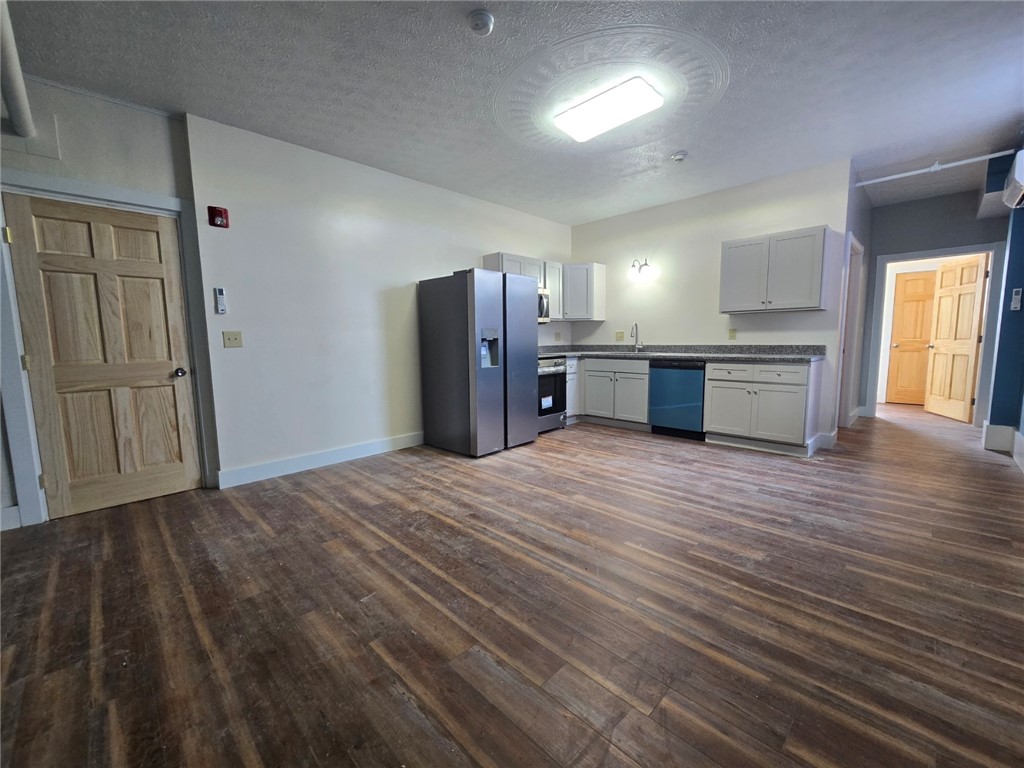 27 e main street 210