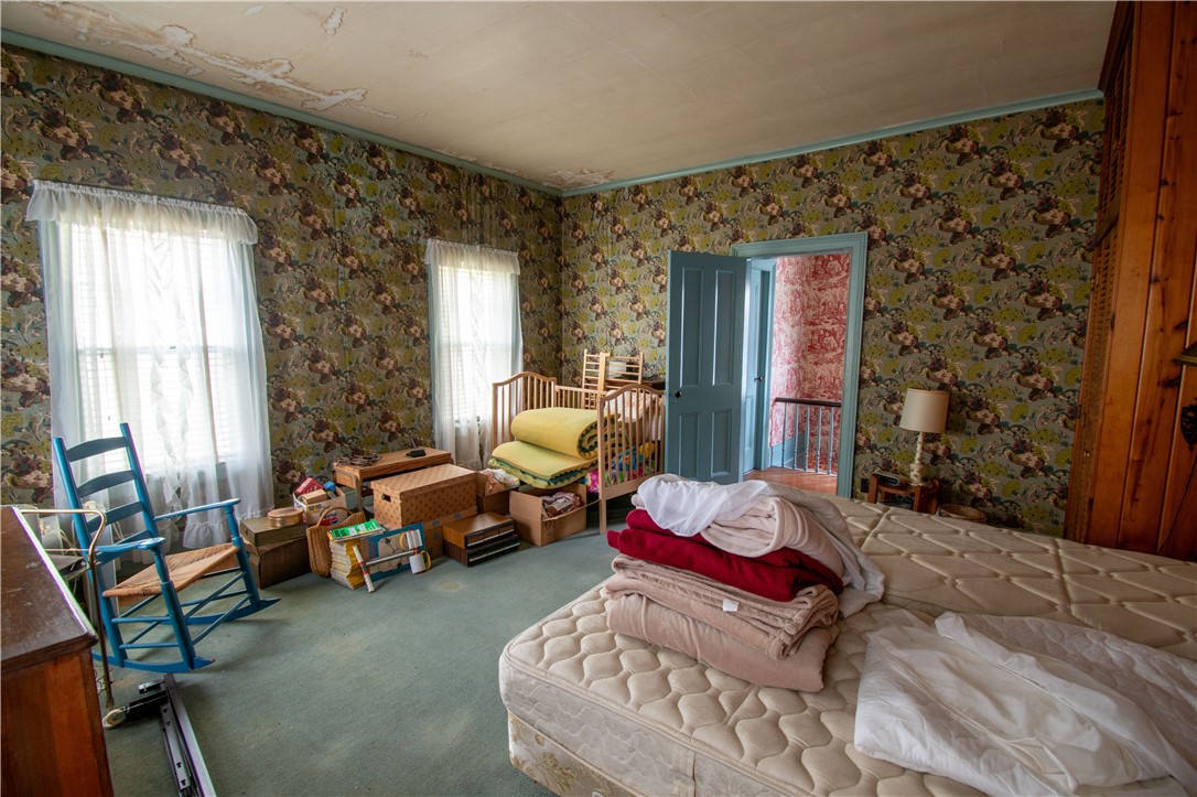 66 Broad St St, Lyons, New York image 36