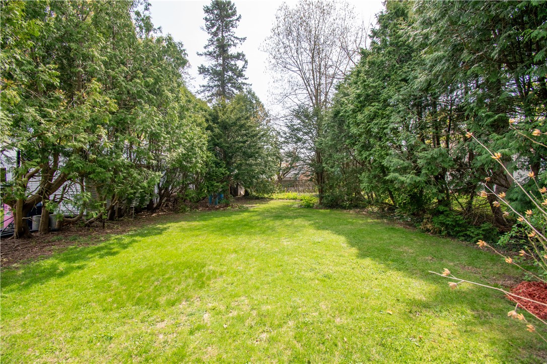 66 Broad St St, Lyons, New York image 5