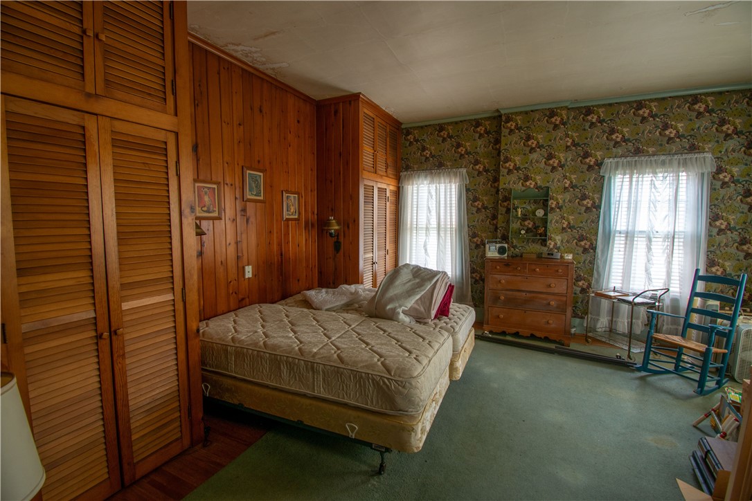 66 Broad St St, Lyons, New York image 35