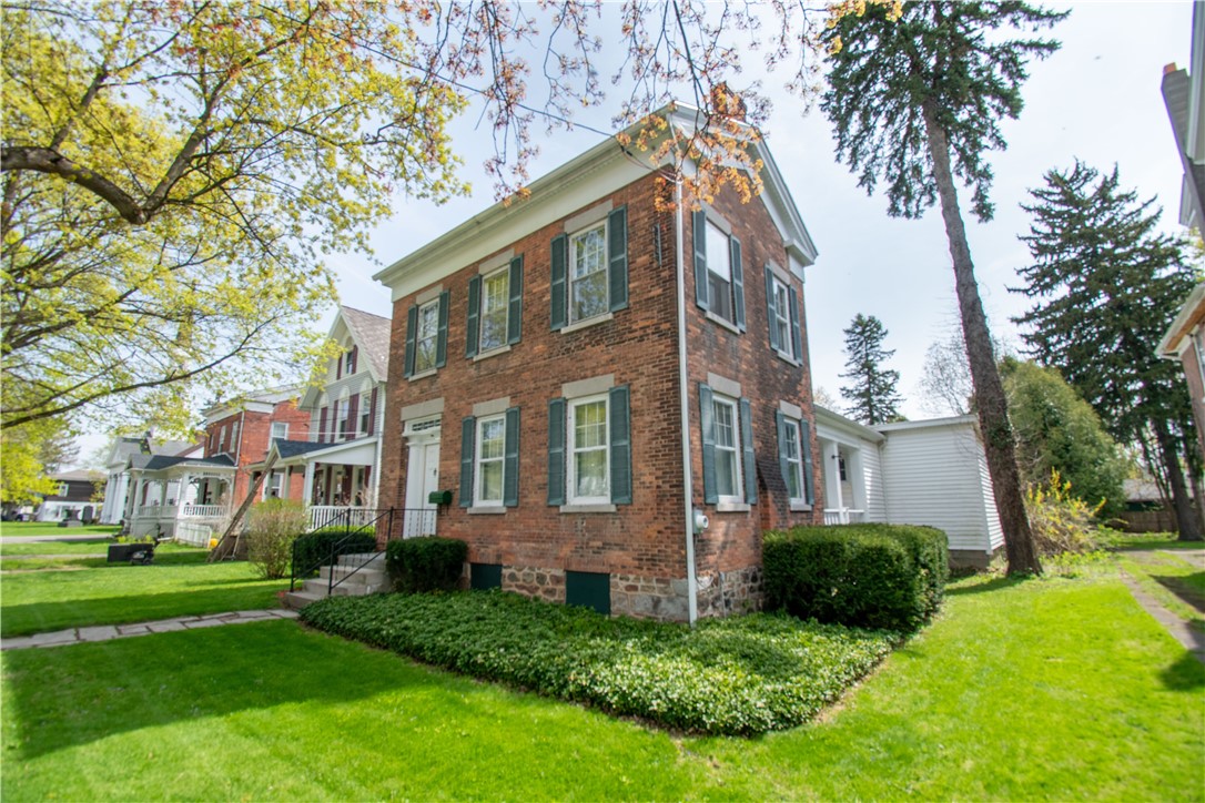 66 Broad St St, Lyons, New York image 2