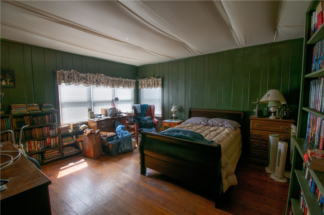 66 Broad St St, Lyons, New York image 29