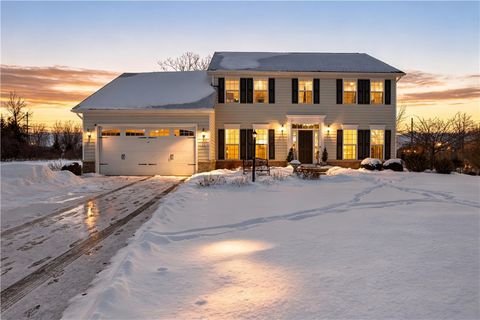 Homes For Sale - 22 Whitley Court Ct<br/> Pittsford, NY 14534