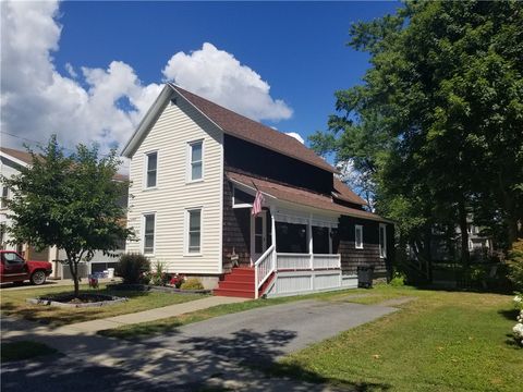Photo of 12 Chenango Avenue, Norwich, NY 13815 (MLS # R1633260)