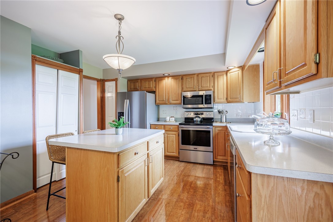 920 Middle Road, Henrietta, New York image 17