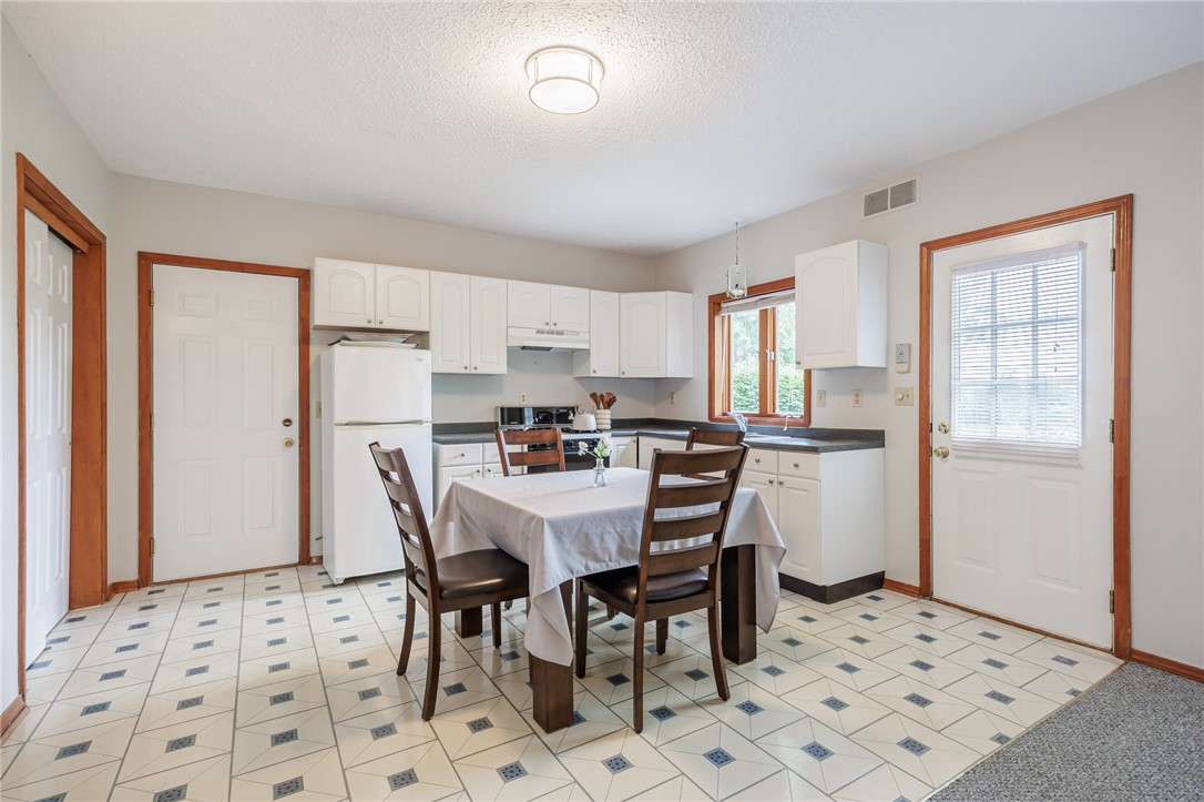 920 Middle Road, Henrietta, New York image 33