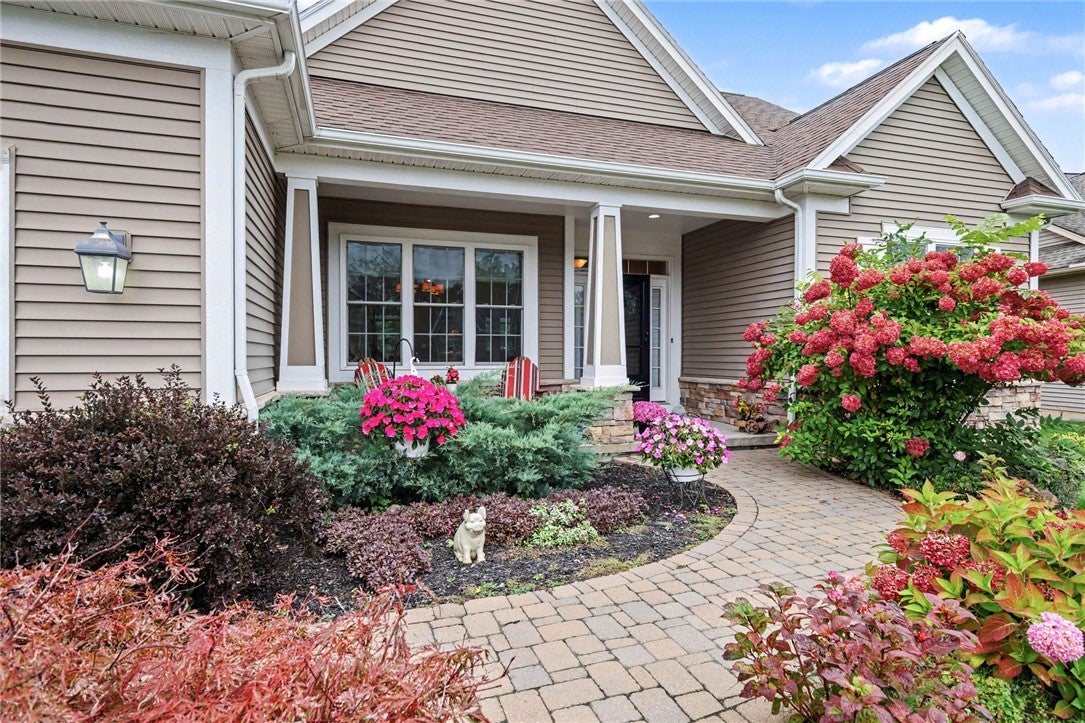 40 Timber Glen Trl