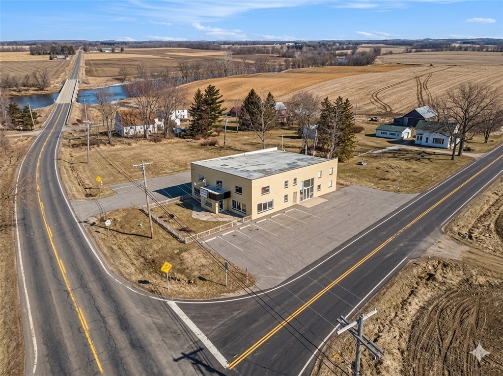 328 Lake Road East