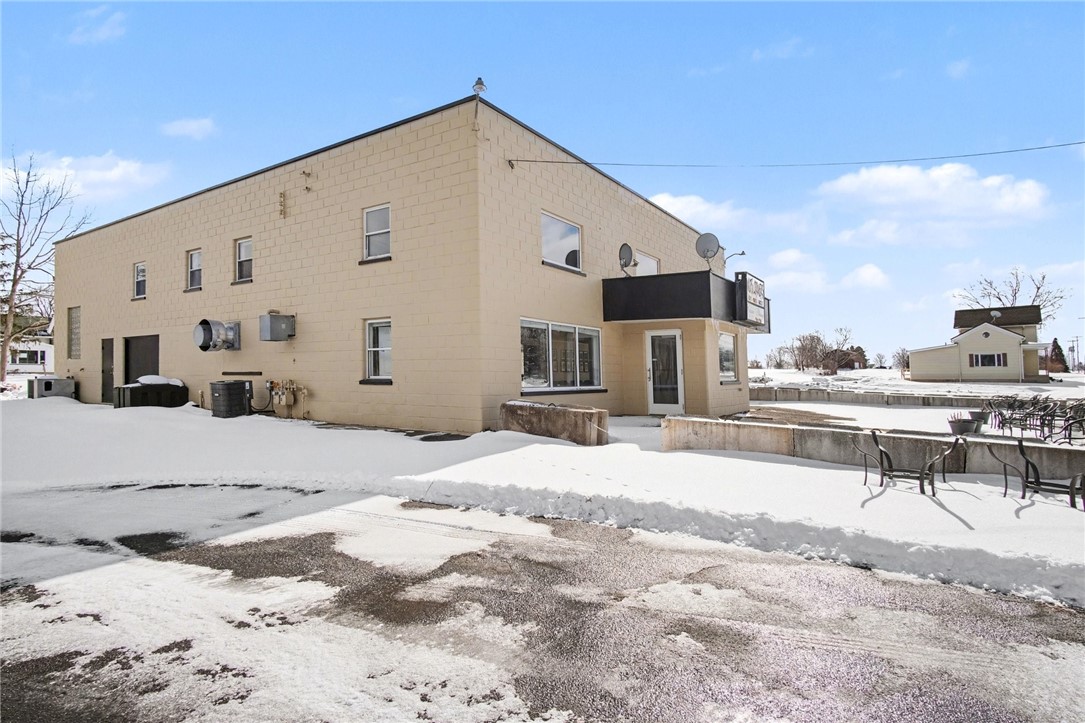 328 Lake Road East