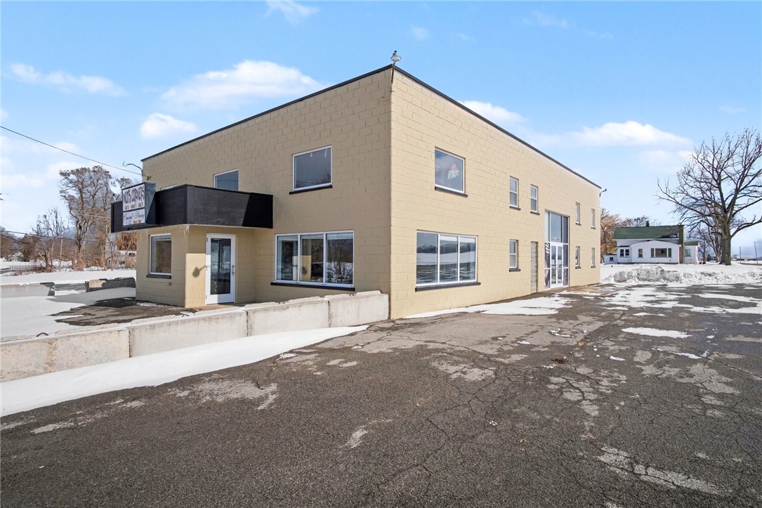 328 Lake Road East