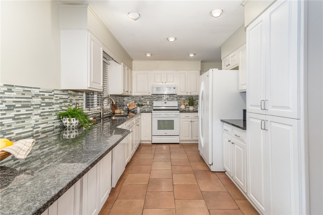 3 Kitty Hawk Drive, Pittsford, New York image 11