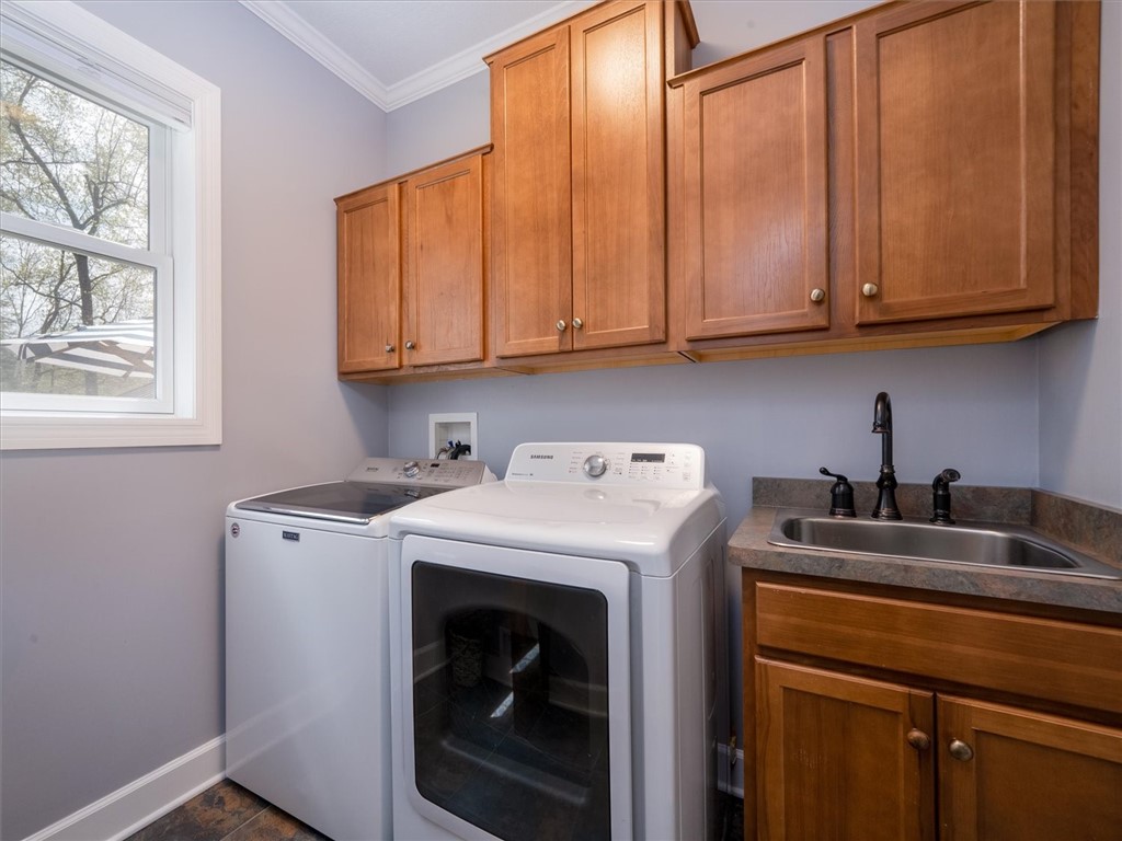 616 Brookstone Bend Bnd, Webster, New York image 19