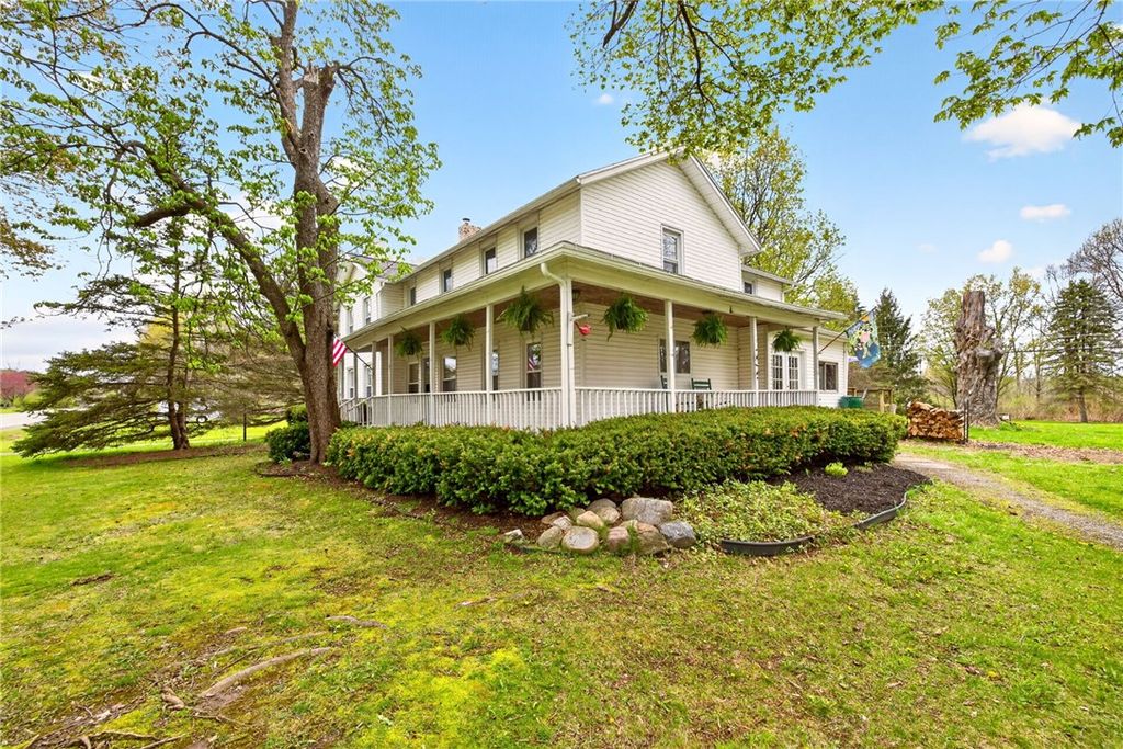 Photo of 5550 Wells Curtice Road, Canandaigua Town, NY 14424 (MLS # R1678052)