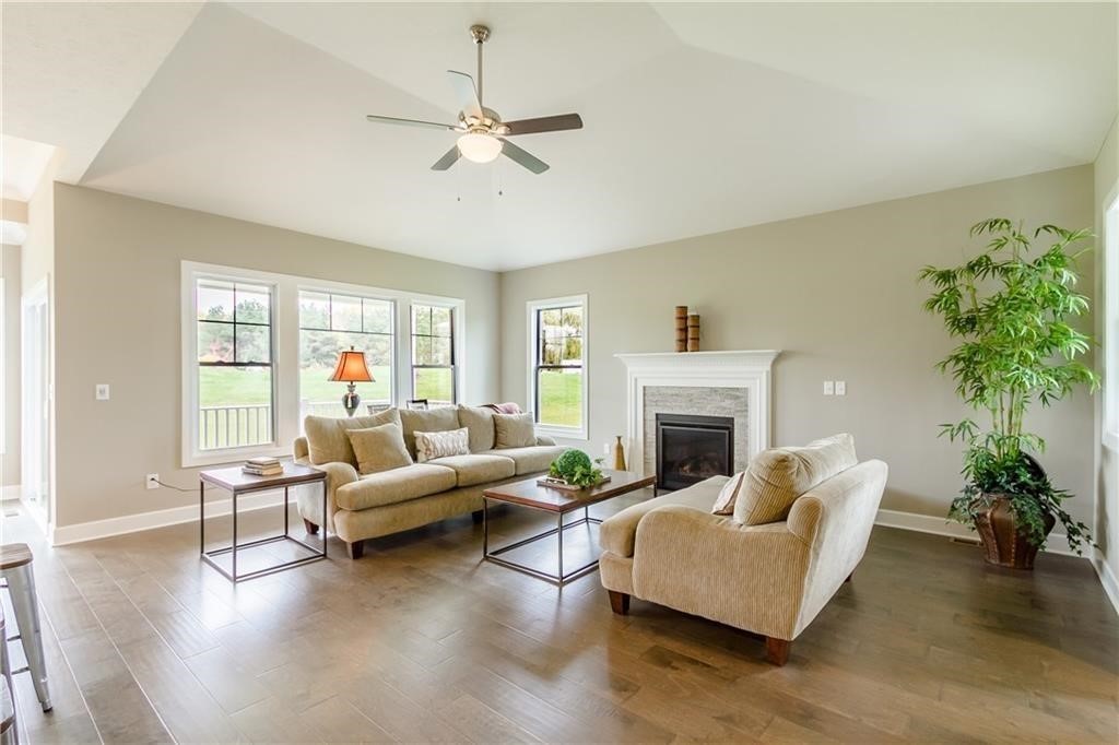 1402 creeks edge drive