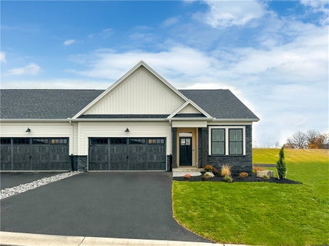 Townhouse For Sale - 613 High Line Trail Lot 7<br/> Victor, NY 14564