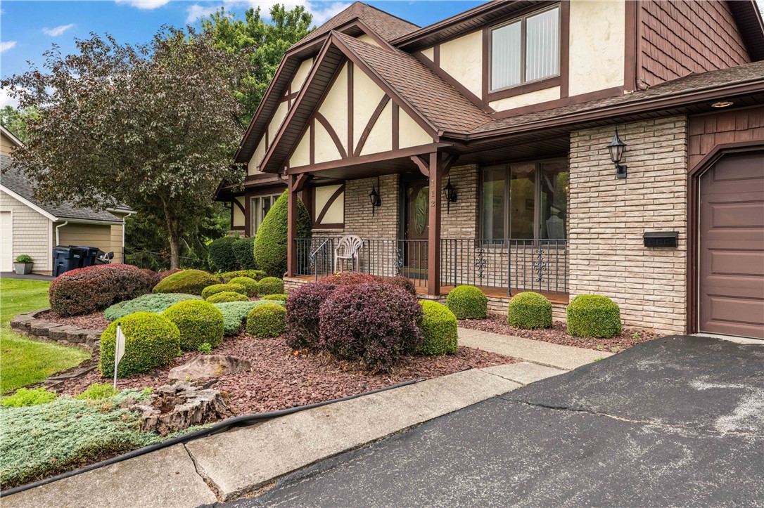 112 Red Rock Circle