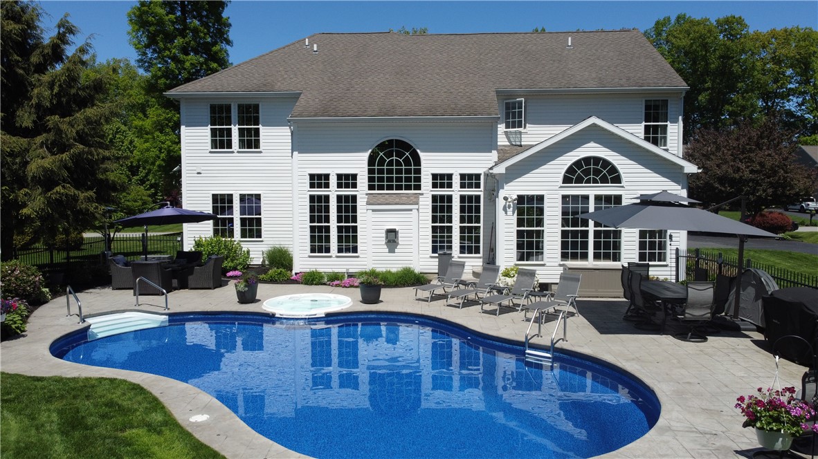 529 Deer Haven Drive, Webster, New York image 3