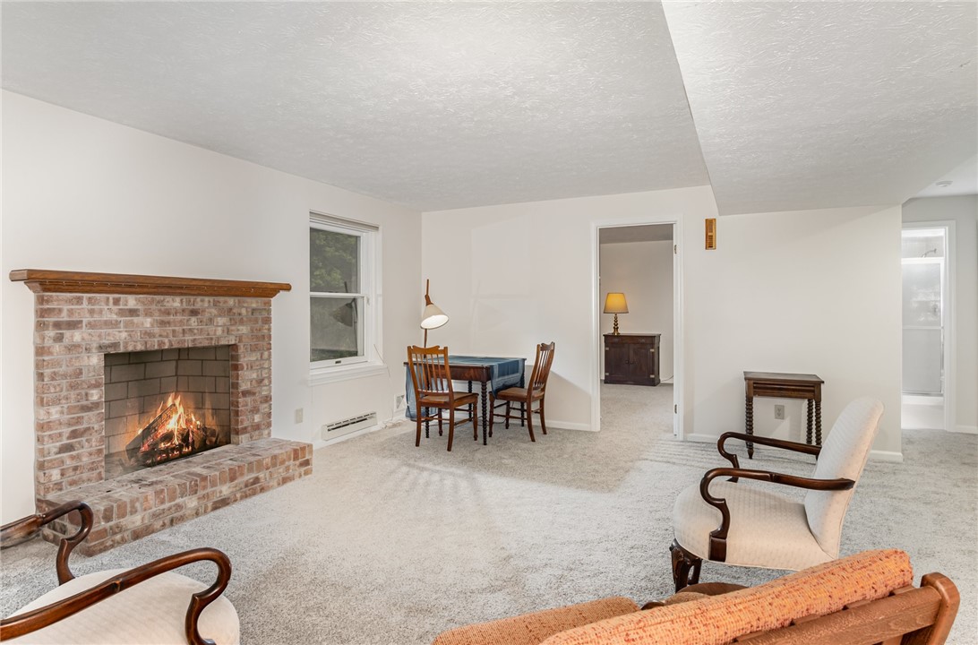 56 Creek Rdg Rdg, Pittsford, New York image 19