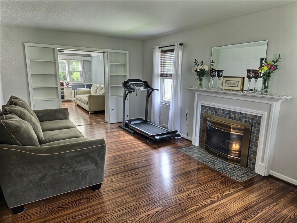 55 Glenmont Dr Drive