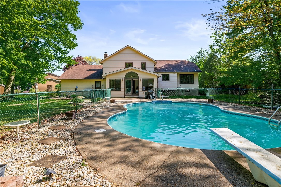 105 Hidden Spring Circle, Greece, New York image 6