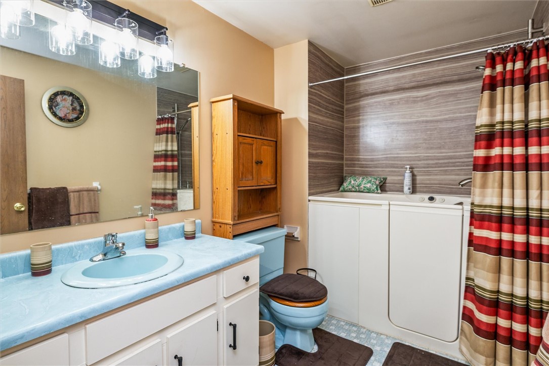 105 Hidden Spring Circle, Greece, New York image 45