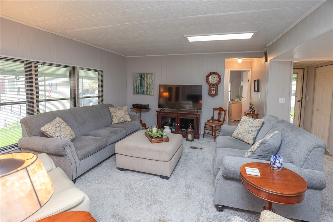 35 Keuka Lane Ln, Manchester, New York image 12