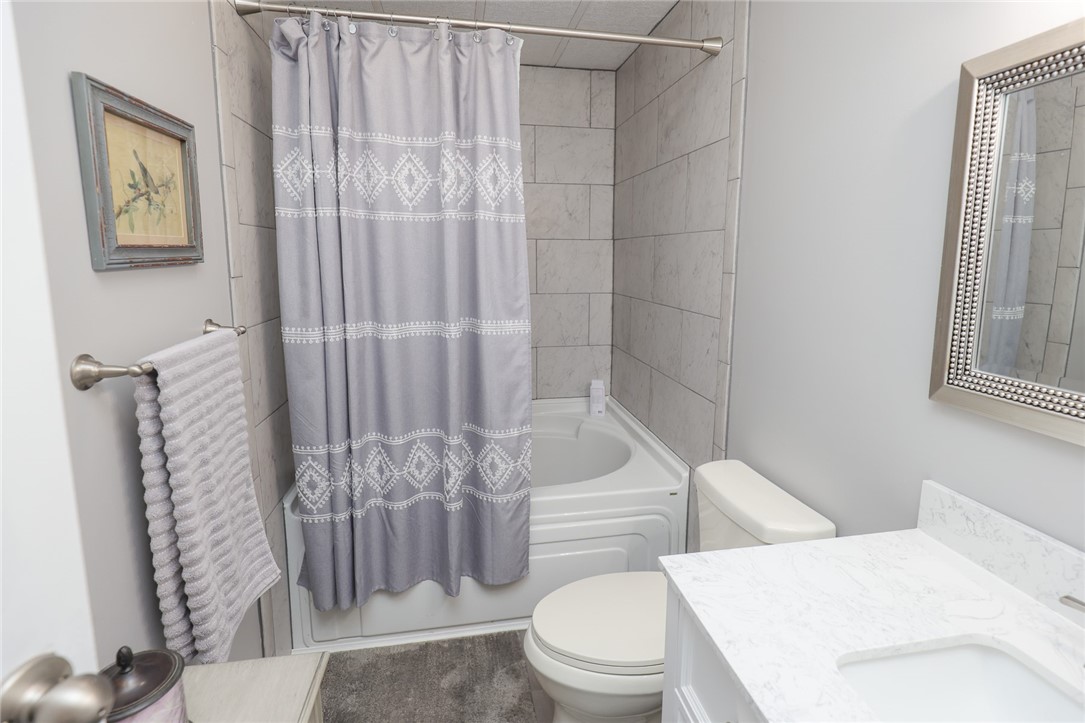 35 Keuka Lane Ln, Manchester, New York image 16