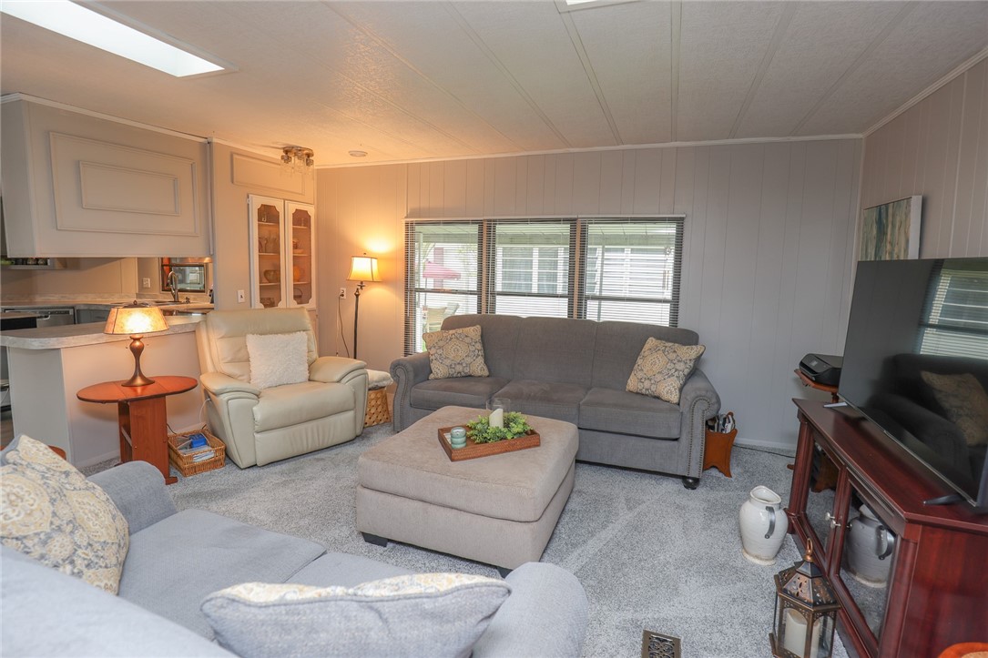 35 Keuka Lane Ln, Manchester, New York image 11