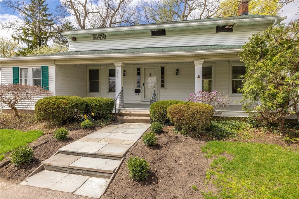 Photo of 1253 Fairport Road, Perinton, NY 14450 (MLS # R1695960)