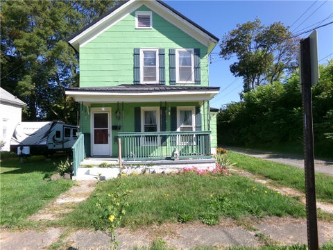 Homes For Sale - 6 Depew Ave<br/> Wayne County, Lyons, NY 14489