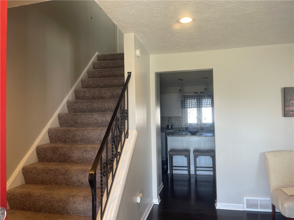 66 Shadywood Drive, Gates, New York image 4