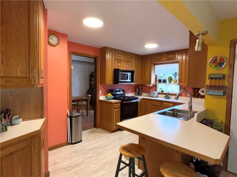 Tiny photo for 9 Madison Avenue, Oneonta, NY 13820 (MLS # R1714305)