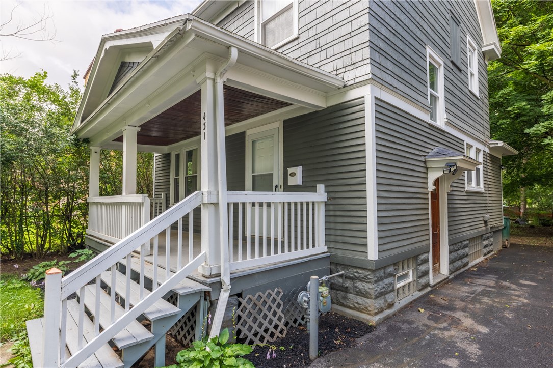 431 post avenue