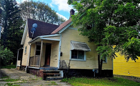 Homes For Sale - 701 Bay Street<br/> Monroe County, Rochester, NY 14609
