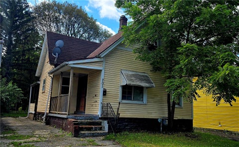Homes For Sale - 701 Bay Street<br/> Monroe County, Rochester, NY 14609