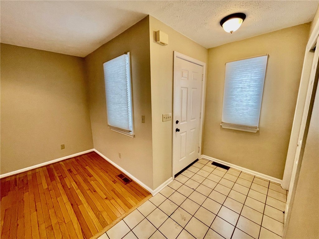 48 Colonial Circle
