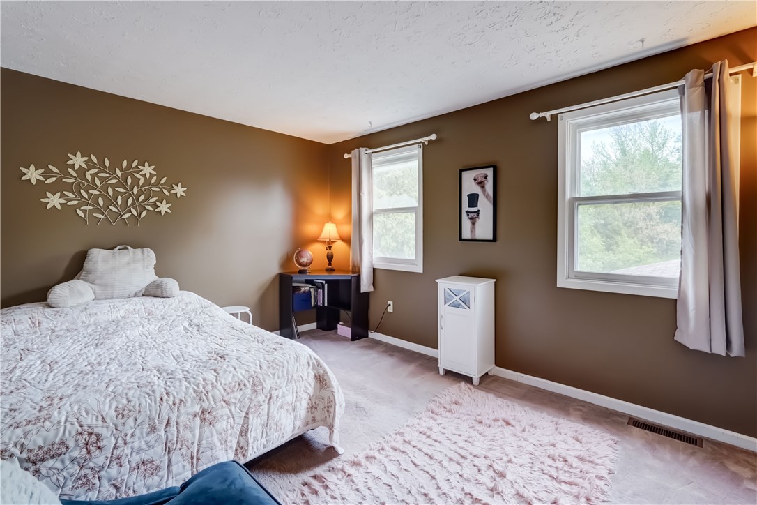 16 Canterbury Trail, Penfield, New York image 38