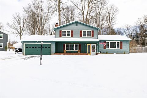 Photo of 40 Crystal Springs Lane, Perinton, NY 14450 (MLS # R1659443)