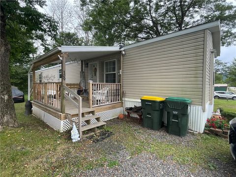 Photo of 109 Bourbon Street, Norwich, NY 13815 (MLS # R1633641)