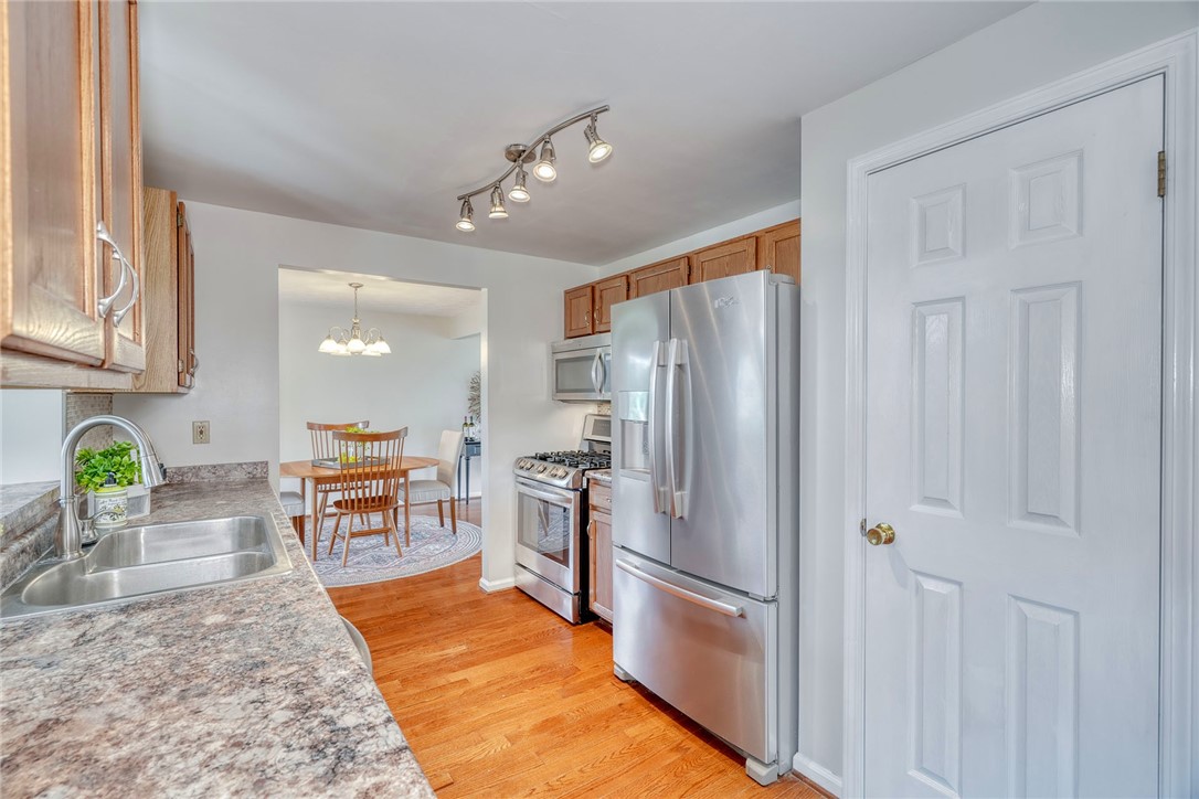 Search Properties 4 731 brookeville drive