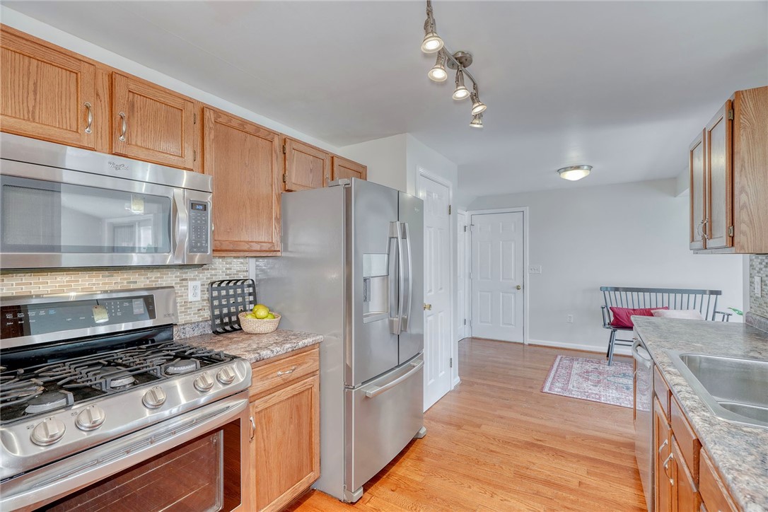Search Properties 3 731 brookeville drive