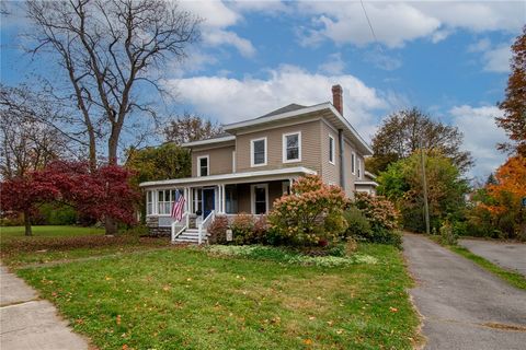Photo of 35 E Main Street, Manchester, NY 14432 (MLS # R1647047)