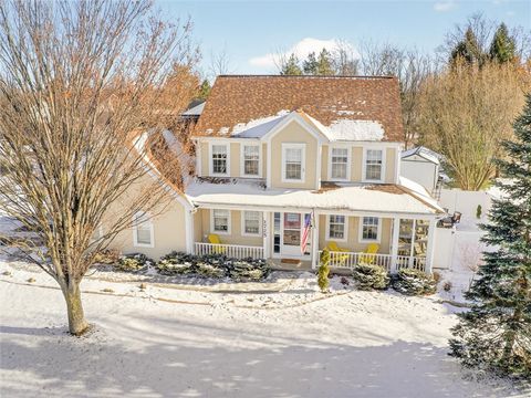 Photo of 1725 Parkside Place, Lima, NY 14485 (MLS # R1654585)