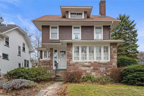 MLS: R1593934