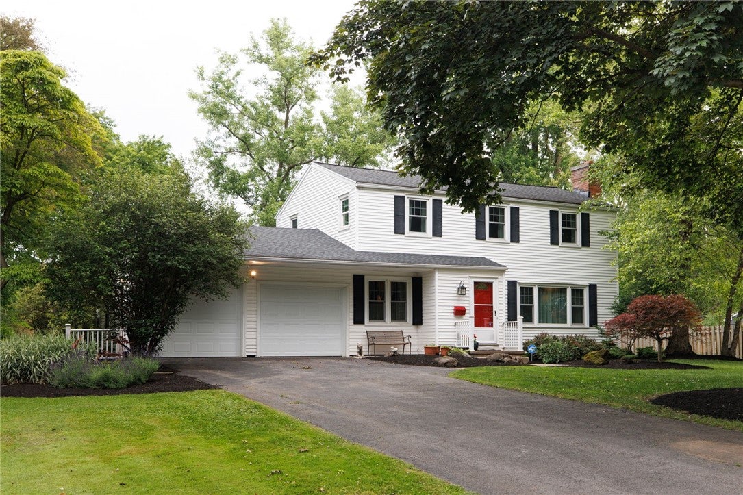 11 Colonial Drive