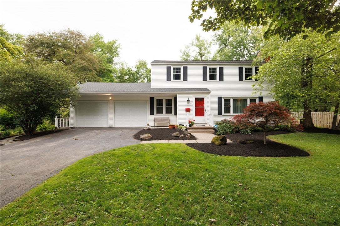 11 Colonial Drive